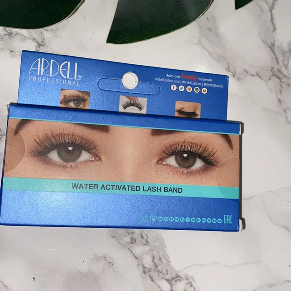 Ardell Aqua false lashes water activated - Picture 4 of 5